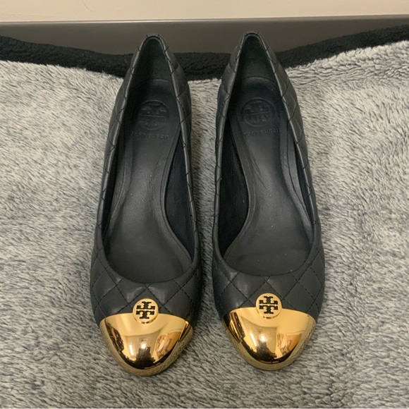 Tory Burch Navy and Gold Quilted Women's Heels - Picture 1 of 10